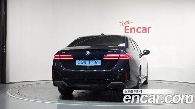 BMW i5 G60 eDrive 40 M Sport - фото 3