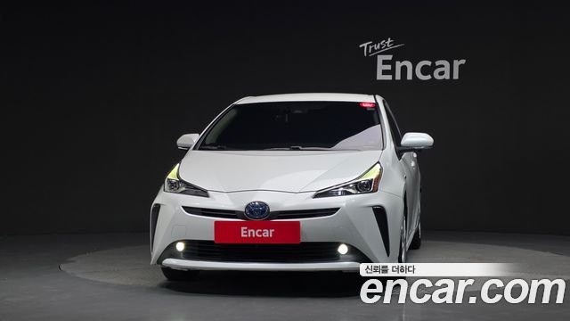 Toyota Prius 4-го поколения 1.8 - фото 2