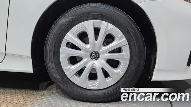 Toyota Prius 4-го поколения 1.8 - фото 4