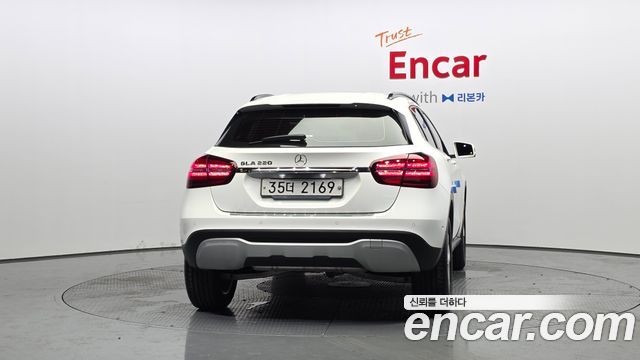 Mercedes-Benz GLA-Class X156 GLA220 - фото 2