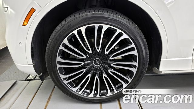 Lincoln Aviator 2-го поколения 3.0 Black Label AWD - фото 4
