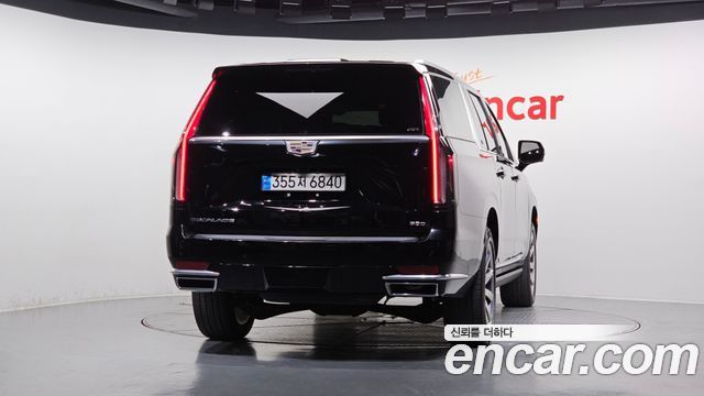 Cadillac Escalade 5-го поколения 6.2 ESV ESV Premium Luxury Platinum - фото 3