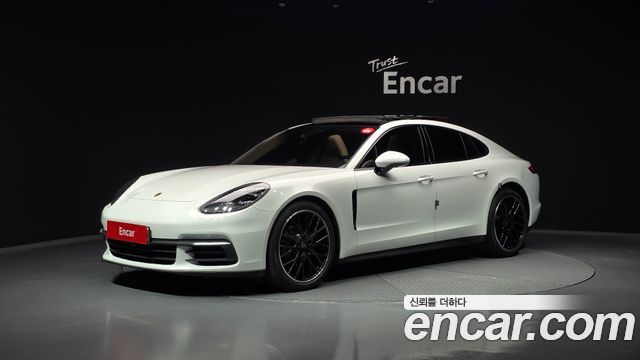 Porsche Panamera 3.0 AWD - фото 0