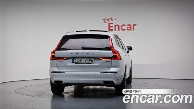 Volvo XC60 2-го поколения B5 Inscription - фото 3