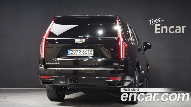 Cadillac Escalade 5-го поколения 6.2 Sports Platinum - фото 3