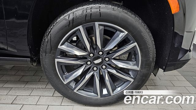Cadillac Escalade 5-го поколения 6.2 Sports Platinum - фото 4