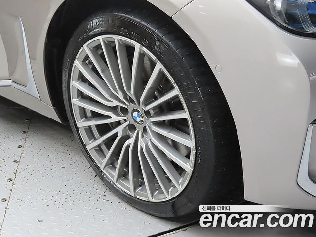 BMW 7-Series G11 745Le iPerformance Design Pure Excellence - фото 4