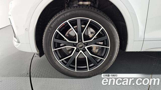 Audi Q5 FY 45 TFSI Quattro Premium Sportback - фото 4