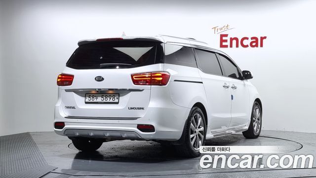 Kia Carnival Новый 7-Seater Limousine VIP - фото 1