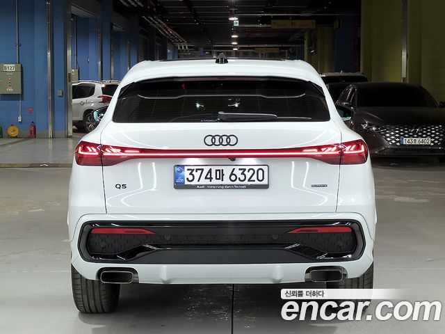 Audi Q5 45 TFSI Quattro S Line Sportback - фото 3