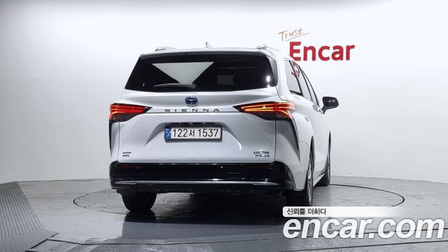 Toyota Sienna 4-го поколения 2.5 Hybrid AWD - фото 3