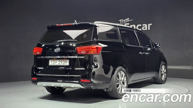 Kia Carnival Новый 7-Seater Limousine President - фото 1