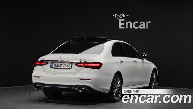 Mercedes-Benz E-Class W213 E350 4MATIC AMG Line - фото 1