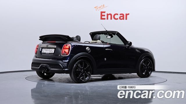 Mini Cooper Convertible Resolute Edition 3rd Gen - фото 1