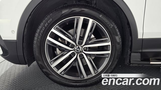 Volkswagen Tiguan 2.0 TSI Prestige - фото 3