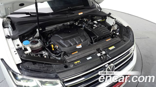Volkswagen Tiguan 2.0 TSI Prestige - фото 4