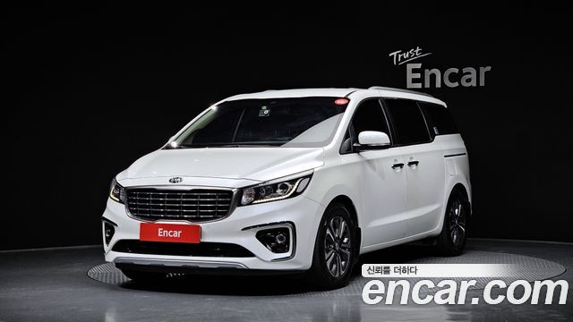 Kia Carnival Новый 9-Seater Luxury - фото 0