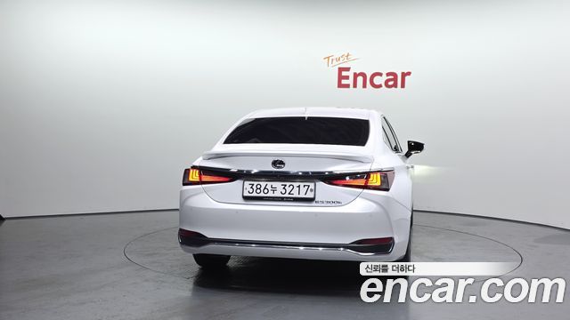 Lexus ES 7-го поколения Luxury Plus - фото 3