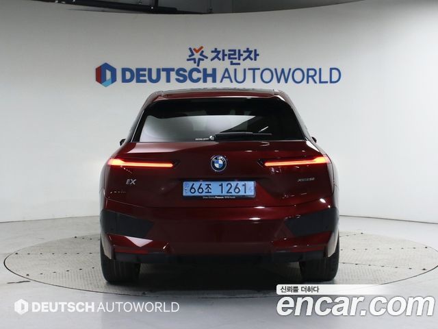 BMW iX xDrive50 Sports Plus - фото 3