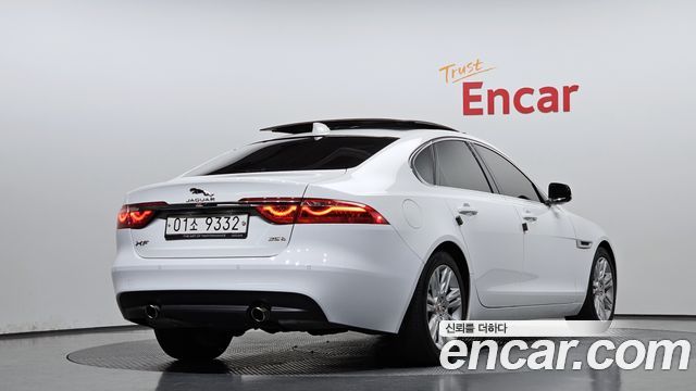 Jaguar XF X260 25t Portfolio - фото 1