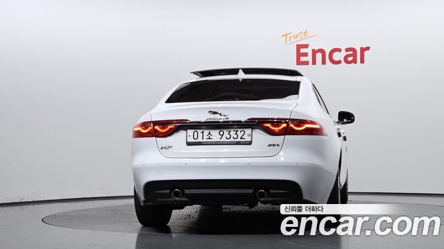 Jaguar XF X260 25t Portfolio - фото 3
