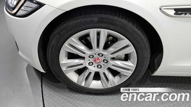 Jaguar XF X260 25t Portfolio - фото 4