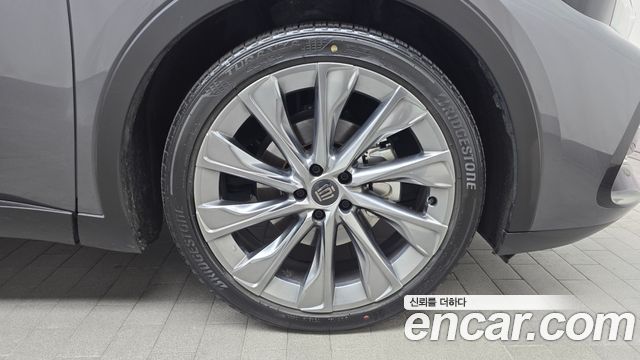 Toyota Crown 2.5 4WD Hybrid - фото 4