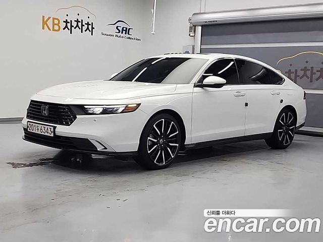 Honda Accord 11-го поколения 2.0 Hybrid Touring - фото 0