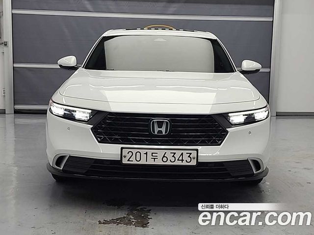 Honda Accord 11-го поколения 2.0 Hybrid Touring - фото 1