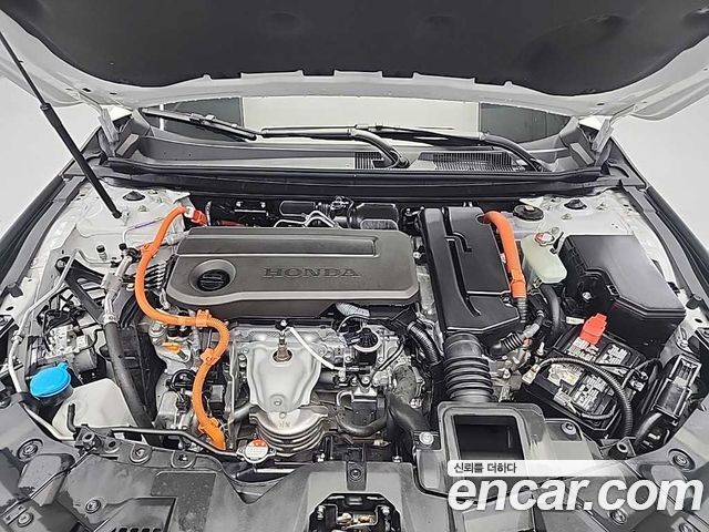 Honda Accord 11-го поколения 2.0 Hybrid Touring - фото 4
