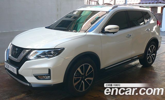 Nissan X-Trail 2.5 Tech 4WD - фото 0