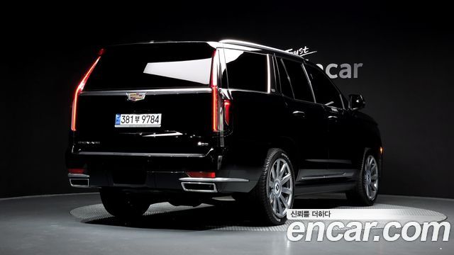 Cadillac Escalade 5-го поколения 6.2 Premium Luxury Platinum - фото 1