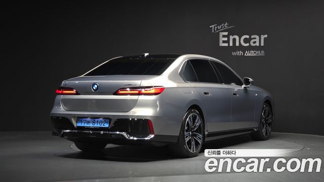 BMW i7 G70 xDrive 60 M sport - фото 1