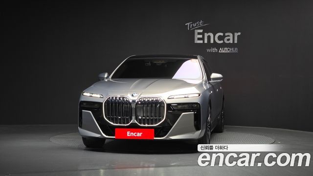 BMW i7 G70 xDrive 60 M sport - фото 2