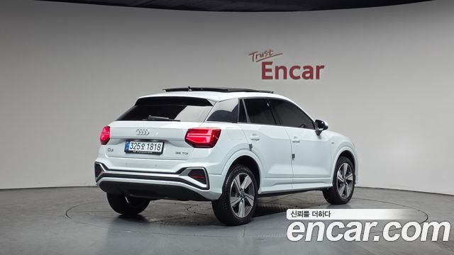 Audi Q2 35 TDI Premium - фото 1