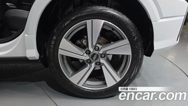 Audi Q2 35 TDI Premium - фото 4