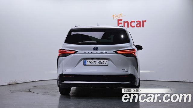Toyota Sienna 4-го поколения 2.5 Hybrid AWD - фото 3