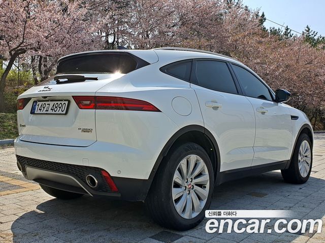 Jaguar E-PACE P250 SE - фото 2