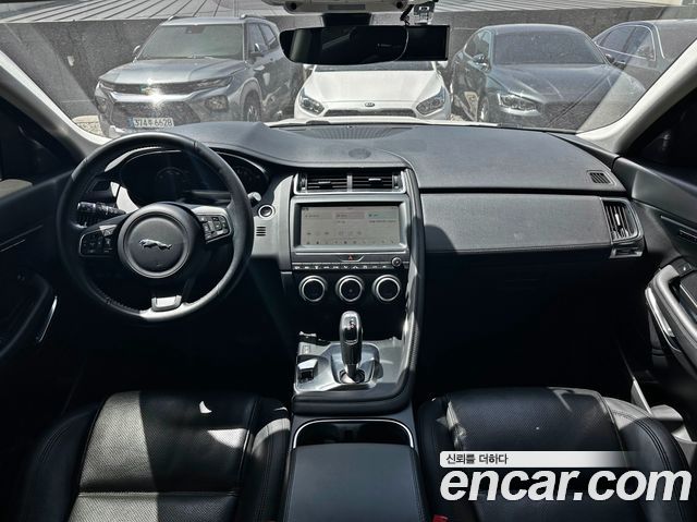 Jaguar E-PACE P250 SE - фото 4