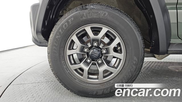 Suzuki Jimny 1.5 - фото 4