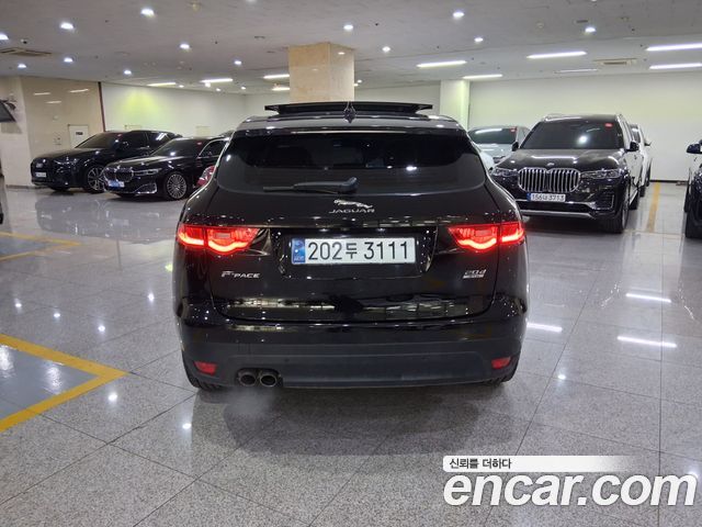 Jaguar F-PACE 20d Prestige - фото 2