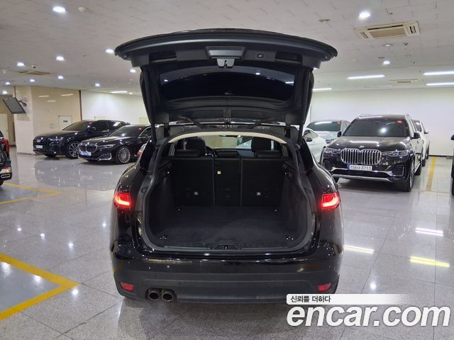 Jaguar F-PACE 20d Prestige - фото 4
