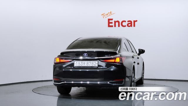 Lexus ES 7-го поколения Luxury - фото 3