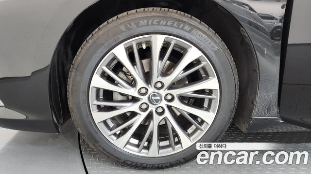 Lexus ES 7-го поколения Luxury - фото 4