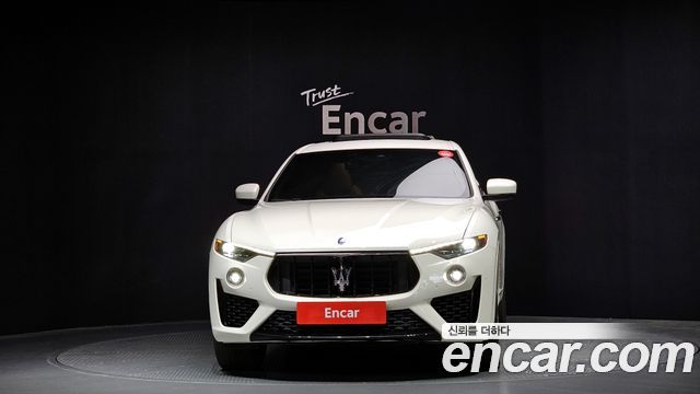 Maserati Levante 3.0 S AWD GranSport - фото 2