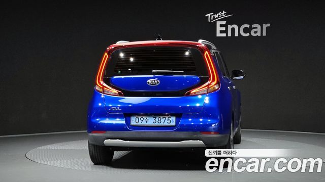 Kia Soul EV Noblesse - фото 3