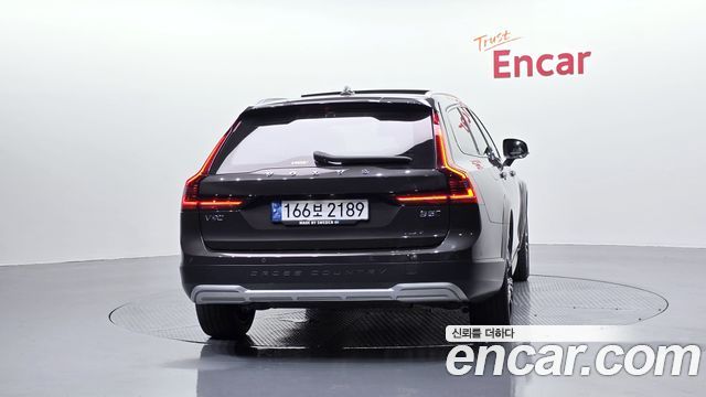 Volvo V90 B5 Pro AWD - фото 3