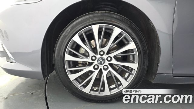 Lexus ES 7-го поколения Luxury - фото 4