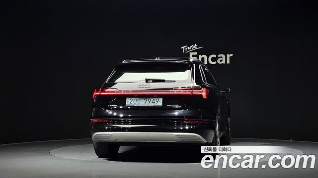 Audi e-tron 55 Quattro - фото 3