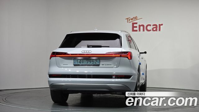 Audi e-tron 55 Quattro - фото 2